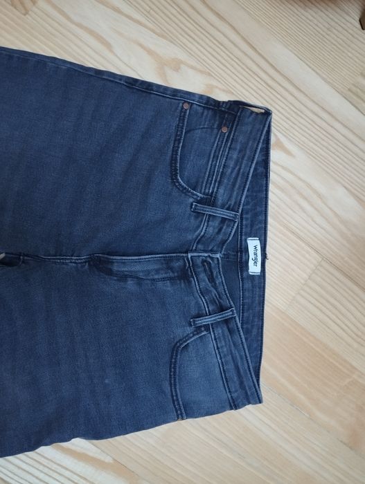 Jeansy Wrangler w 29 l30 szare