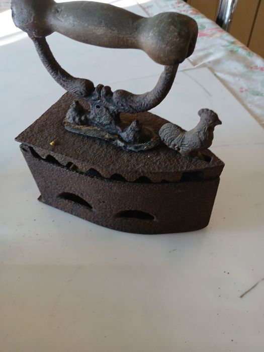 Ferro de engomar antigo vintage