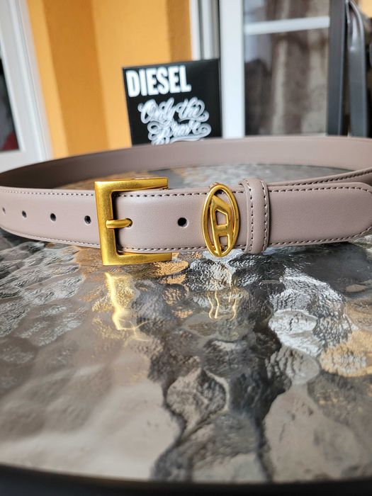 Szarobrązowy skórzany damski pasek Diesel 105 cm w kolorze taupe