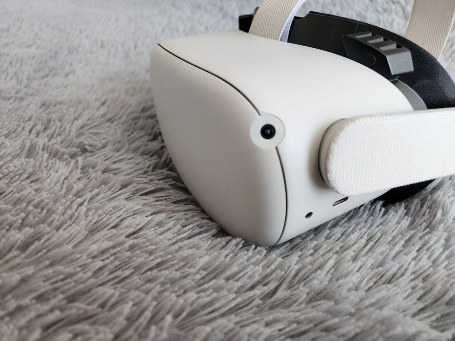 Meta Oculus Quest 2 128Gb без контроллерів