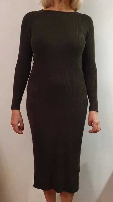 Sukienka dzianinowa prążki Zara