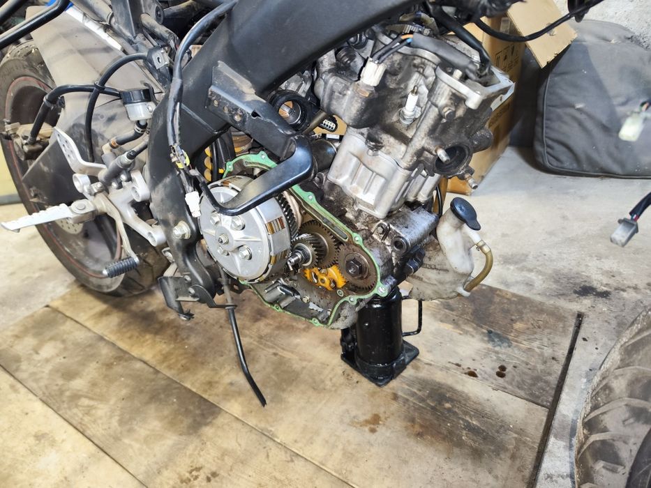 Yamaha yzf r125 . 2008-2014,  2010 cała na części plastiki rama itp.