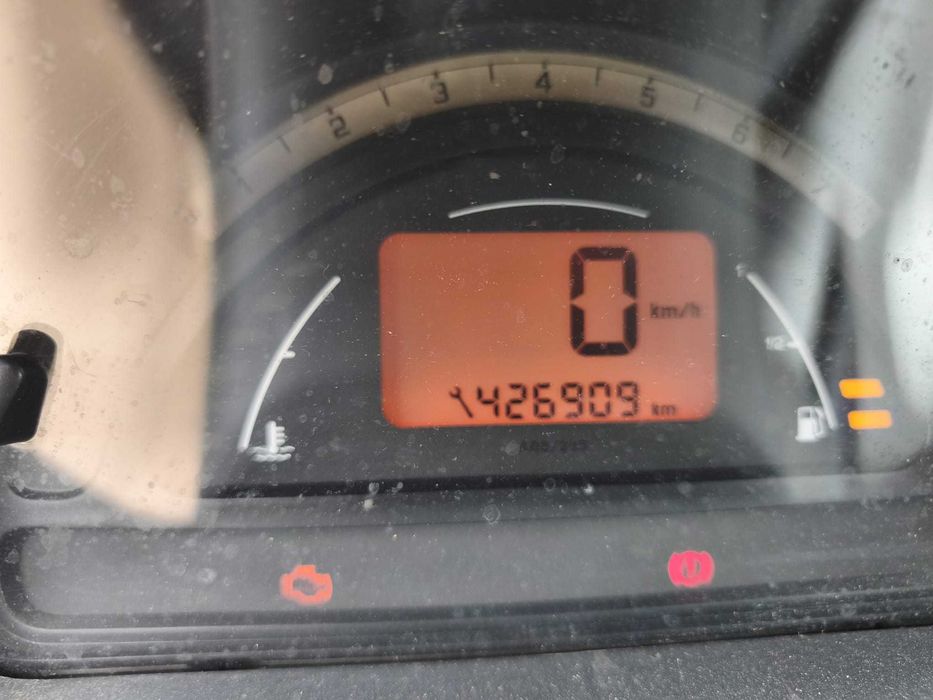Citroën C3 2003 – 427.000 km (A andar / Ideal para Peças ou Reparar)