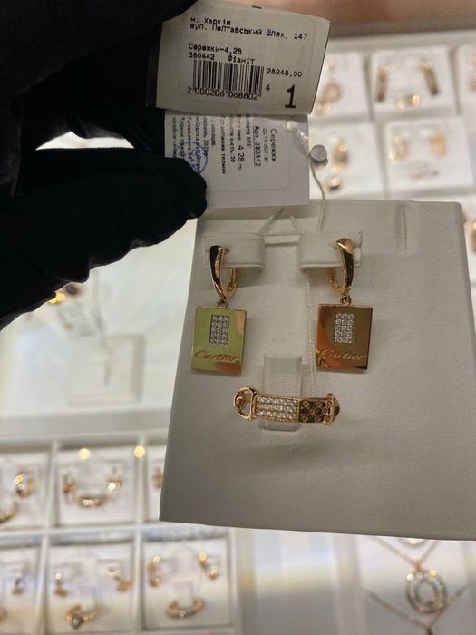 Продам золоті сережки Cartier