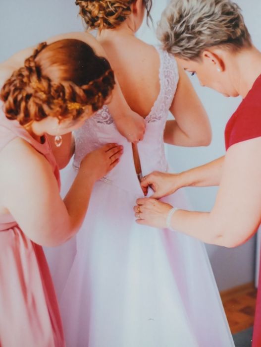 Suknia ślubna literka A