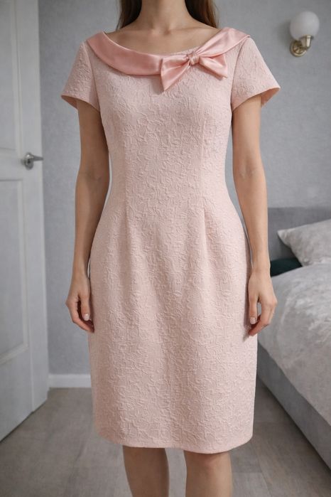 Elegancka mprelowa sukienka 40