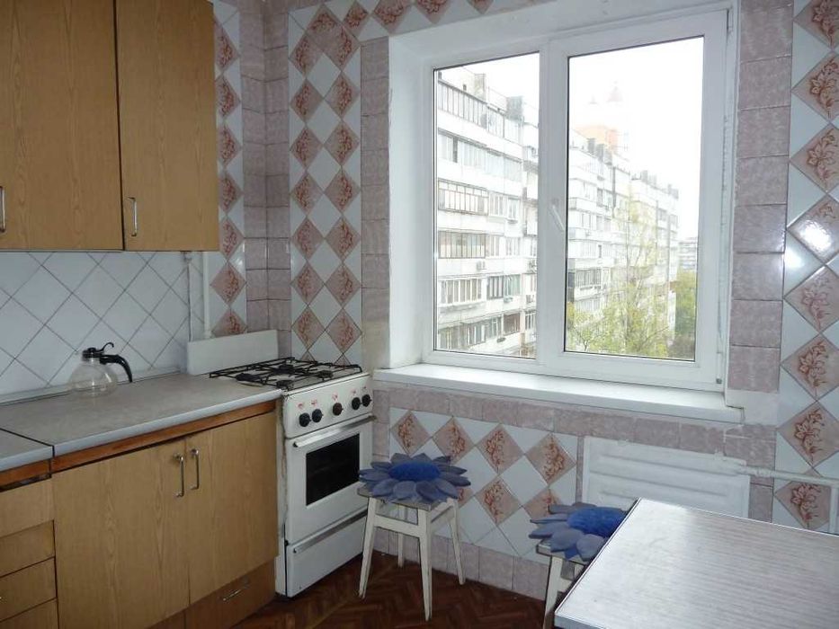 Метро Минская! Место в комнате!