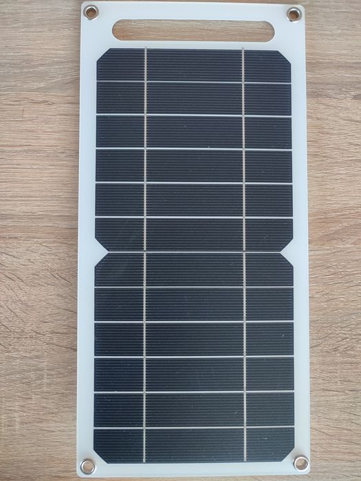 panel słoneczny na okno