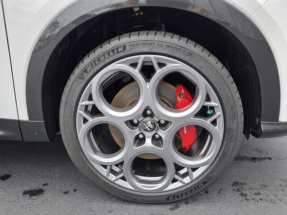 Alfa Romeo Tonale      2024
