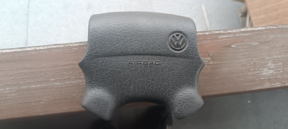 Poduszka powietrzna kierownicy VW Golf 3