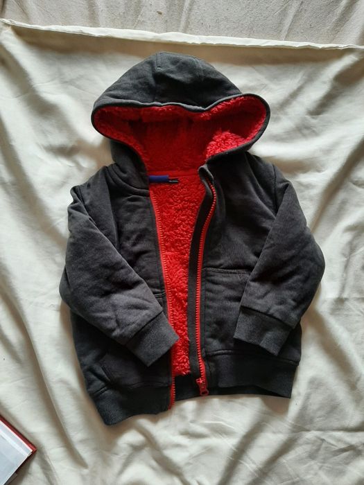 Bluza ocieplana z kapturem. Rozmiar 86/92. 12-24 miesięcy.