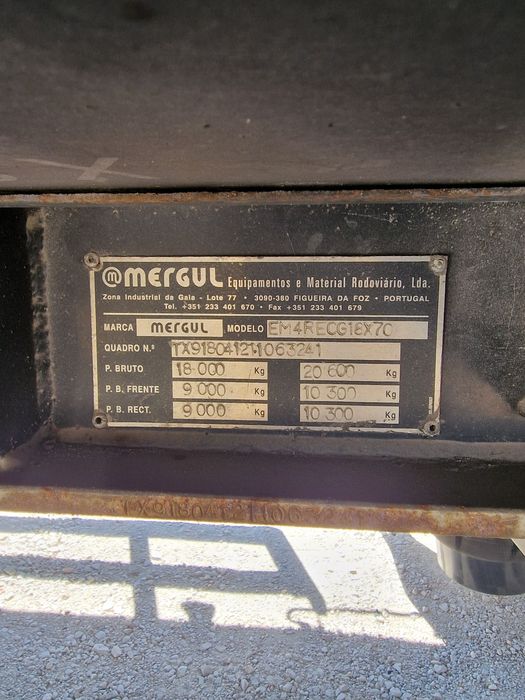 Reboque xico atrelado camião