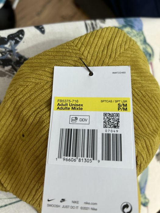 Czapka z daszkiem nike nowa musztardowa