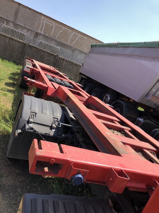 Обменяю полуприцеп хайкю 20/40/2(20)