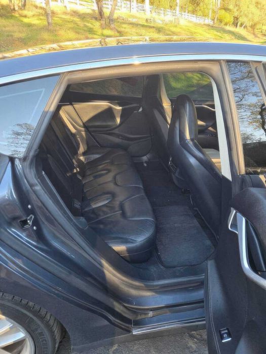 Tesla Model S 60      2014