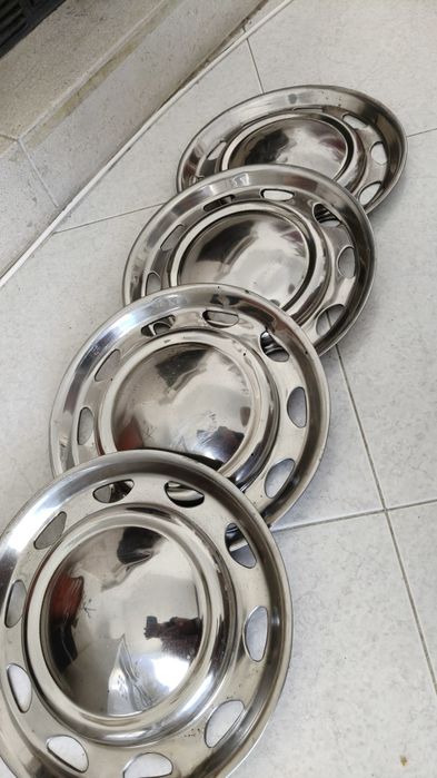 Tampa de Roda Antigas em Inox Cromado – Clássicos Vintage – Anos 60/70