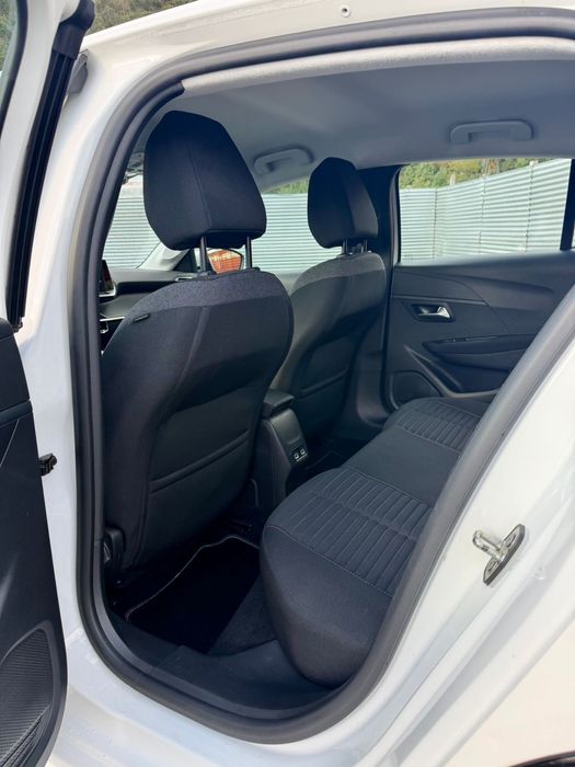 Peugeot e-208 Active