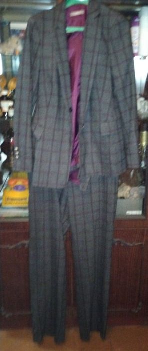 Продам женский шерстяной костюм 900 грн