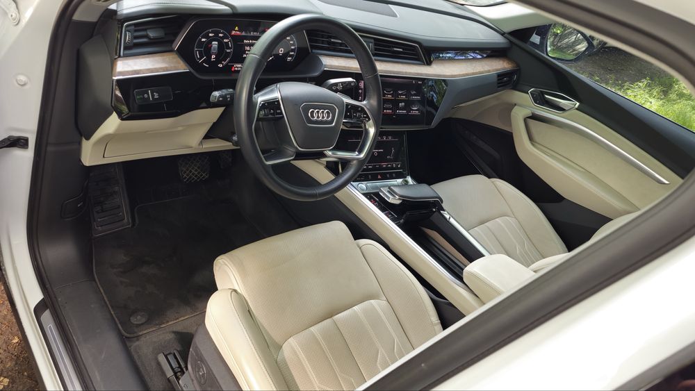 Audi e-tron 2019 VIN WA1VABGE3KB011317 фото оголошення 5 з 8