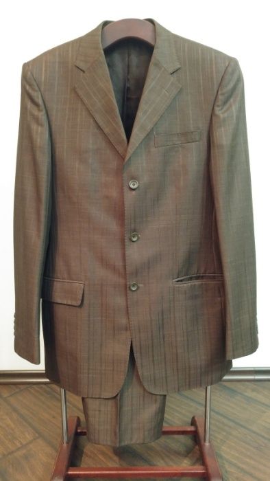 Продам мужской костюм Uomo lardini