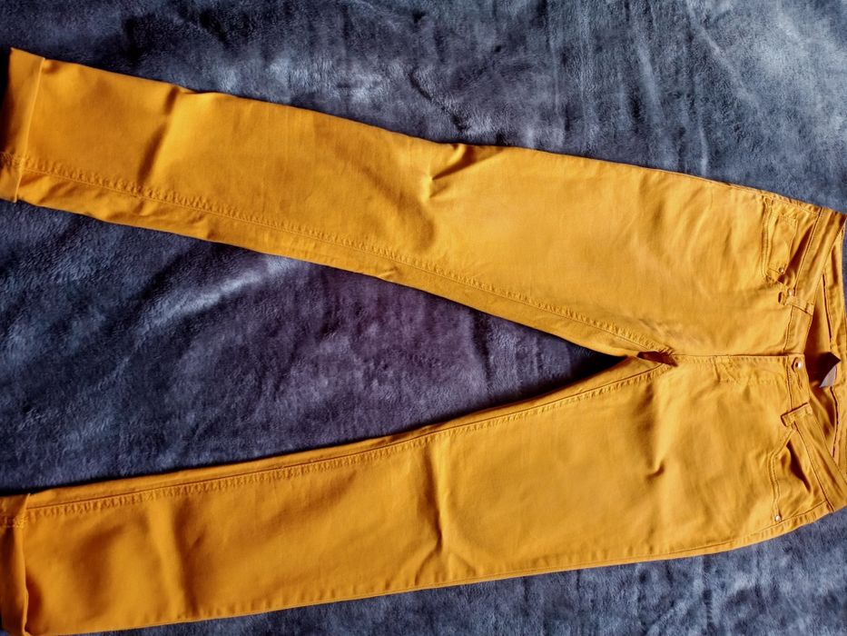 Śliczny damski  zestaw  rozm 40.