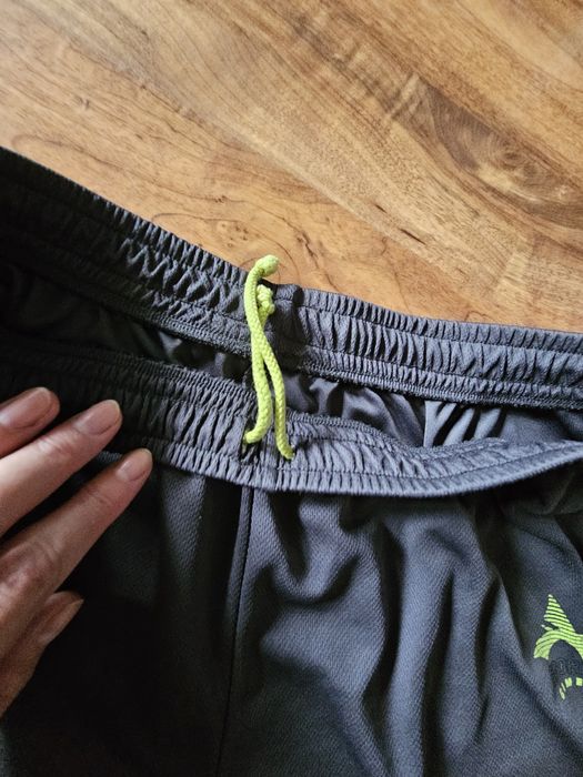 Szorty na WF lub basen M