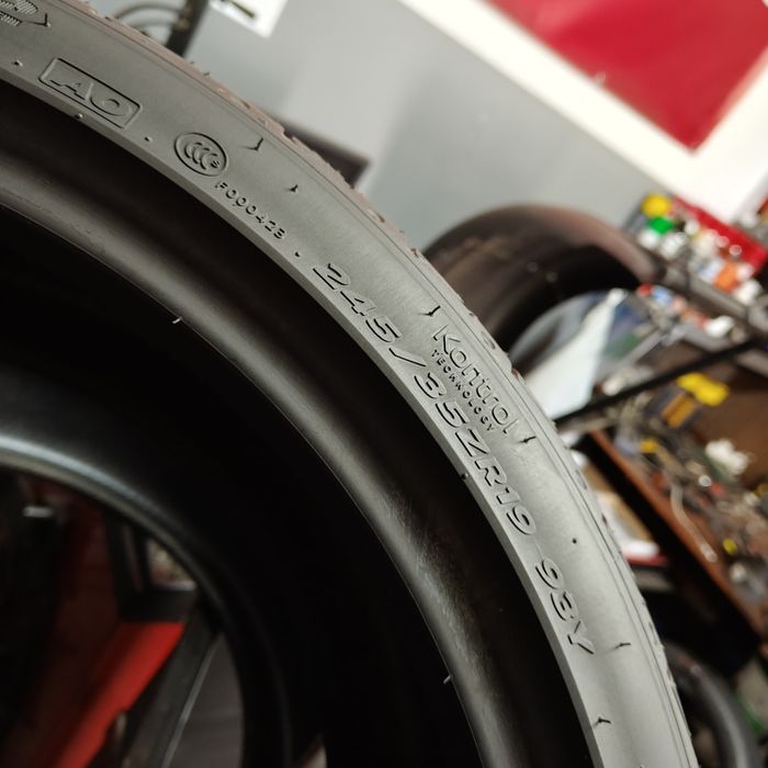 245/35/19 XL Sprzedam parę opon letnich Hankook