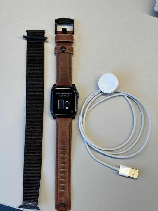 Apple iWatch Series 4, 44mm, Preto, bracelete loop desportiva preto
