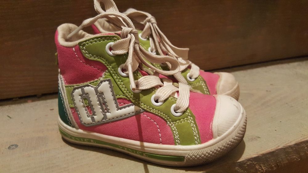 Buty. Buciki rozmiar 22