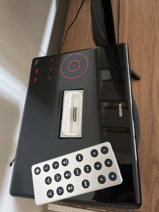 Geneva Sound System Model S