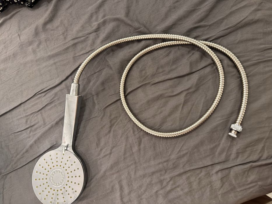 Duche/ Chuveiro Novo / casa de banho