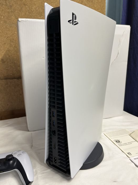 Продам Sony Playstation 5
