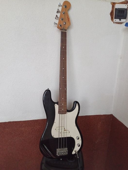 Gitara basowa kanok