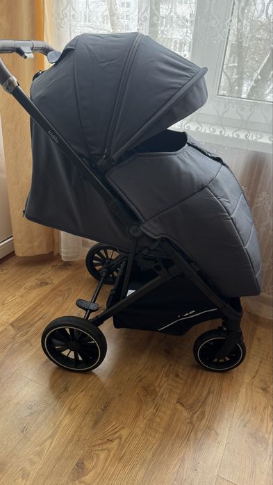 Прогулянкова коляска Kidilo з реверсивною ручкою