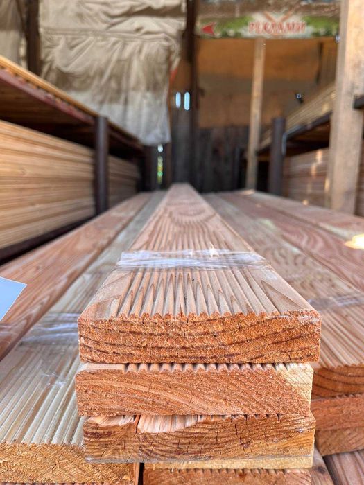 Терасна дошка із модрини: рифлена та палубна, довжина 3-4м