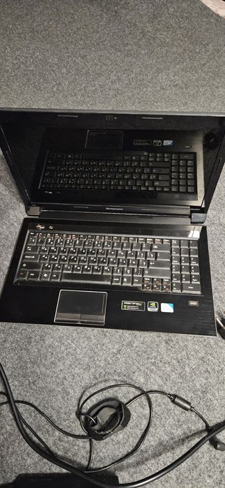 Ноутбук Lenovo v560