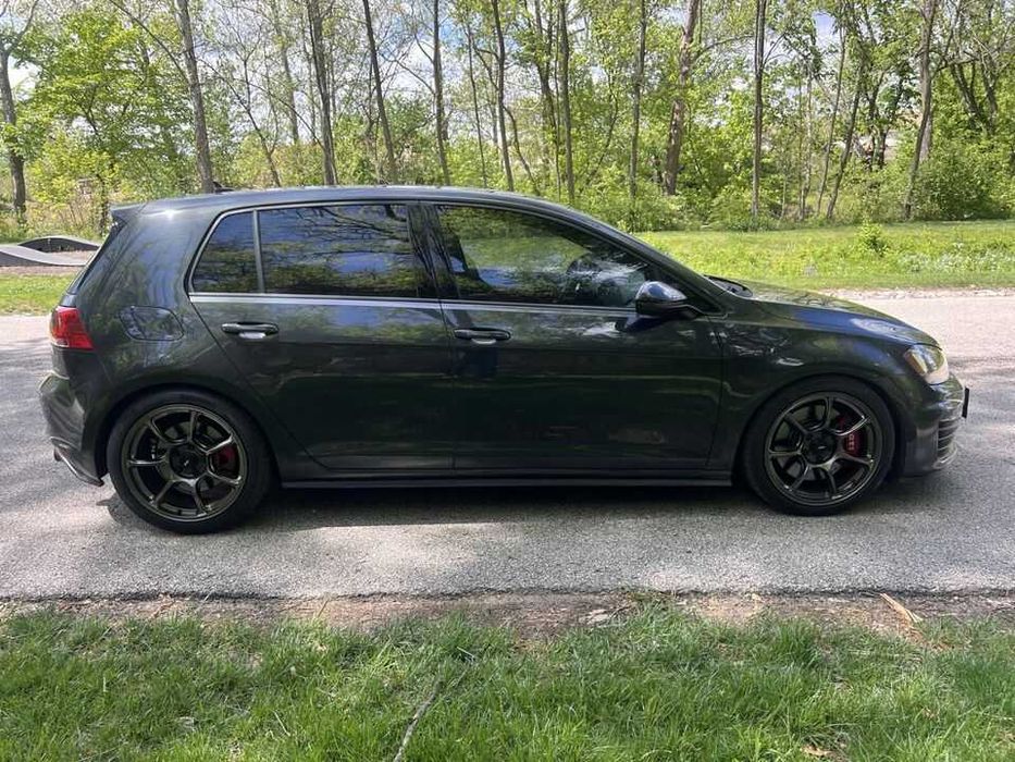2017 Volkswagen Golf SEL