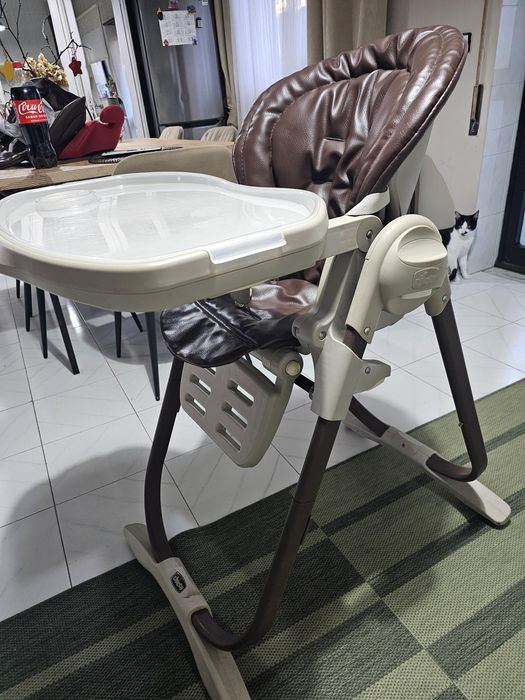 Cadeira-meza de bebe Chicco .Bom estado