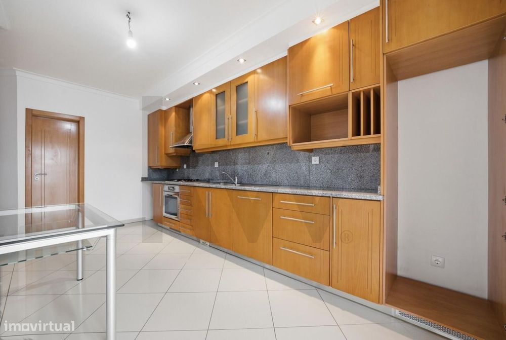 T2 Quinta da Borleteira: Luminosidade, Áreas Generosas e Garagem Box