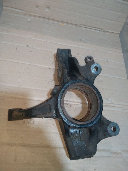 Поворотний кулак Citroen C4 Picasso