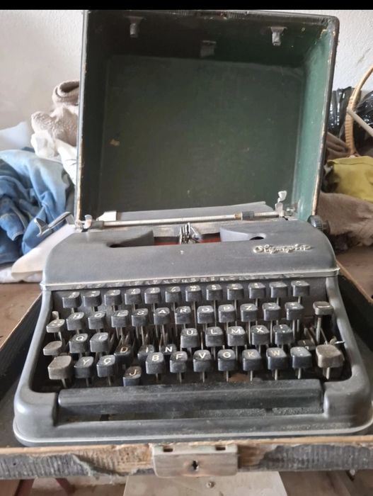 Máquina de escrever Olympia