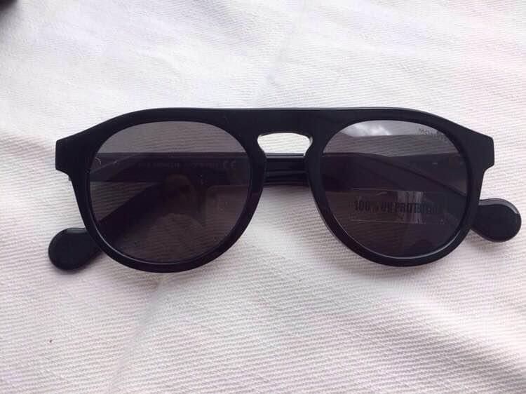 óculos de sol Moncler novos