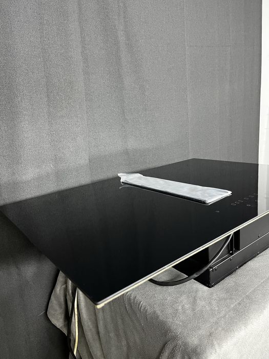 Вбудована індукційна плита з витяжкою Witt