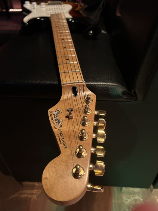 Fender stratocaster strat custom gold hardware