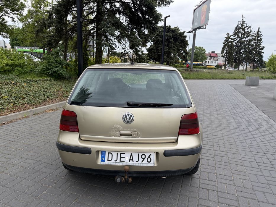 Volkswagen Golf 4 1.6 Benzyna Klima Super Stan