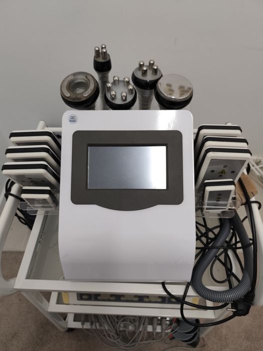 Máquina de cavitação, radiofrequência, vacuoterapia e lipolaser