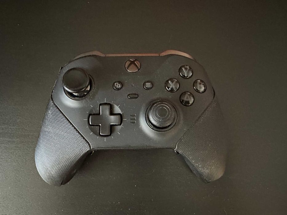Xbox One X/1TB (Muito bom estado, c/ Comando Elite, c/acessórios)