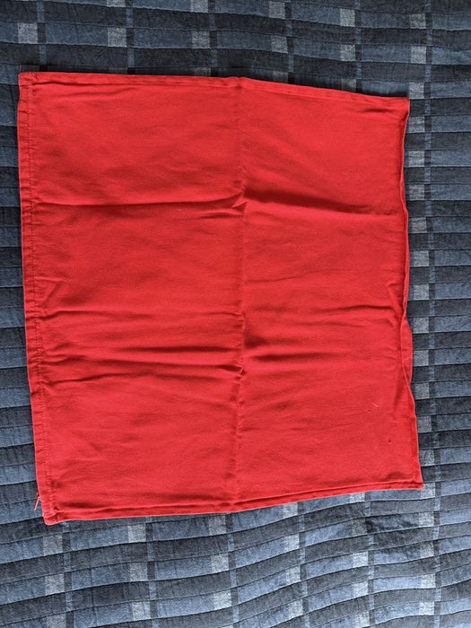 2x czerwona poszewka na poduszke Gurli Ikea 50x50cm