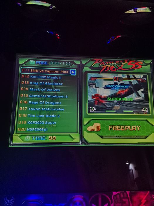 Máquina arcade com 999 jogos