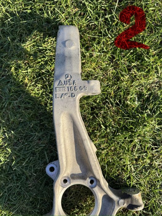 Поворотний кулак Mercedes Benz